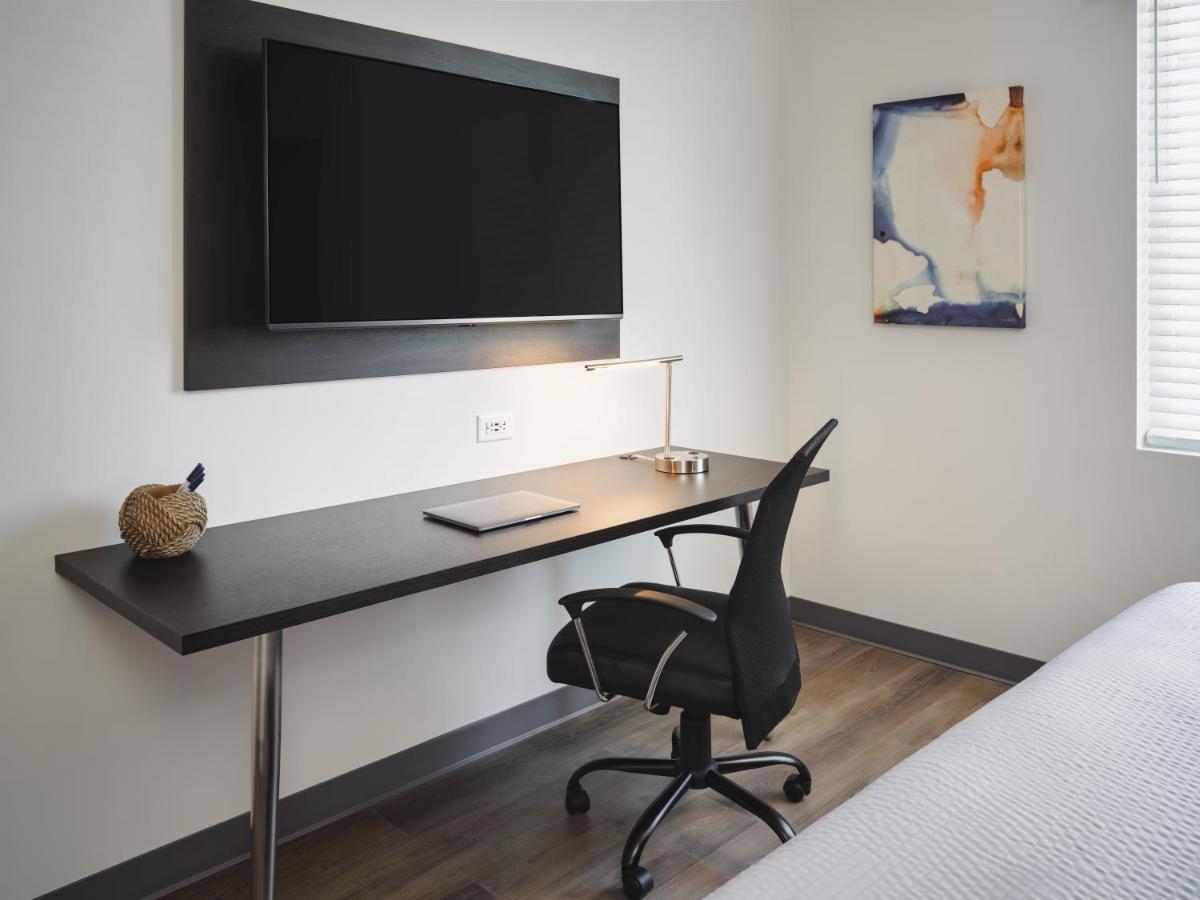 Stayapt Suites San Antonio-Randolph Live Oak Екстер'єр фото