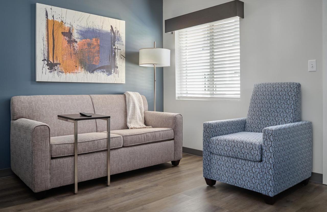 Stayapt Suites San Antonio-Randolph Live Oak Екстер'єр фото