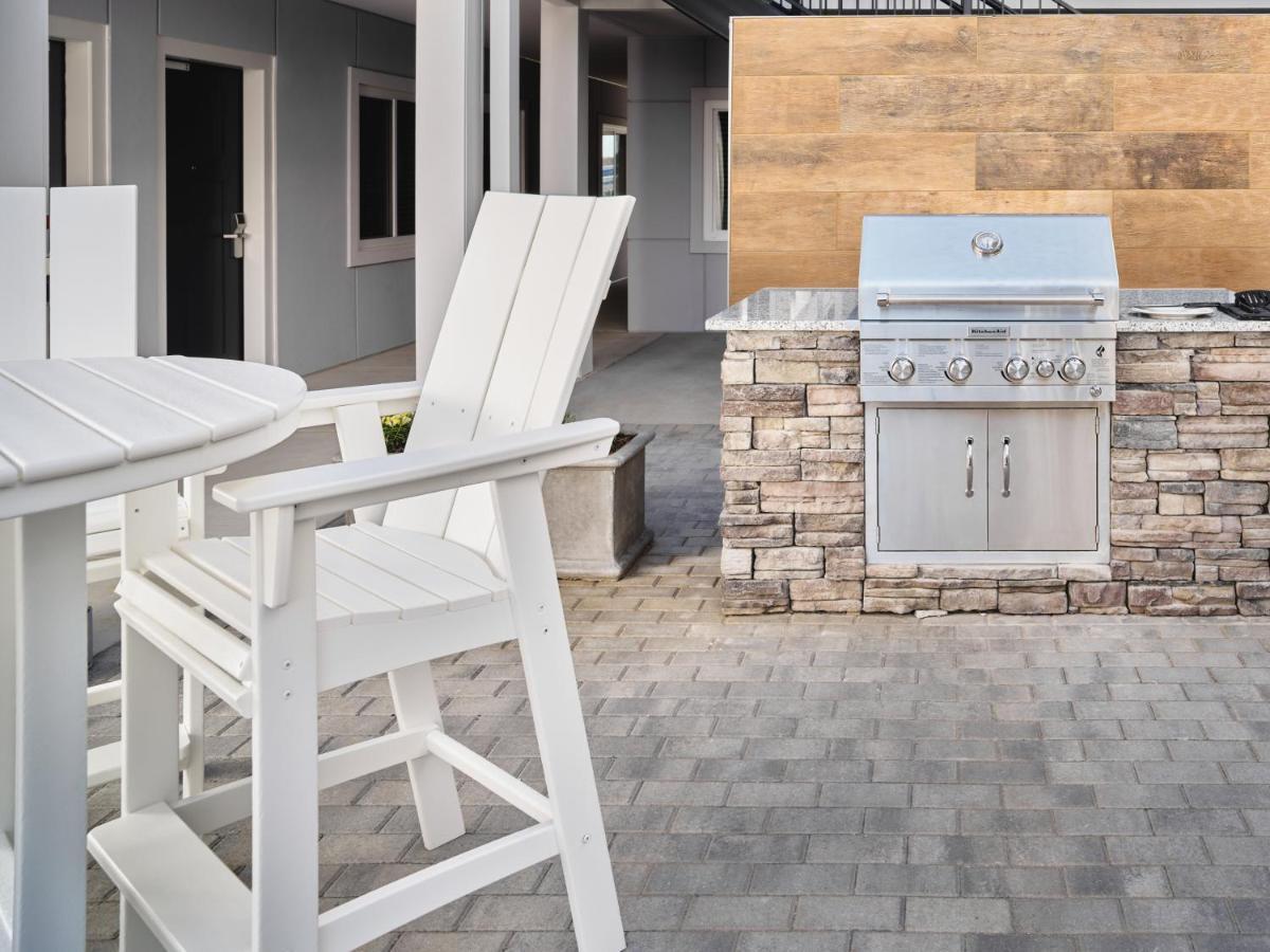 Stayapt Suites San Antonio-Randolph Live Oak Екстер'єр фото